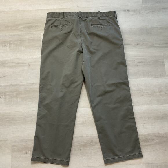 St Johns Bay Mens Easy Care Straight Fit Casual Jeans Taupe Grey Color 42 x 30 - Picture 3 of 10